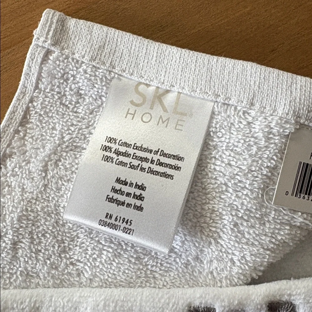 SKL Home White Pineapple Embroidered kitchen bath Hand Towel colorful Summer new